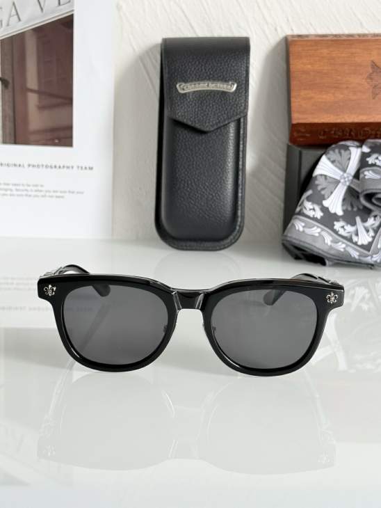 Picture of Chrome Hearts Sunglasses _SKUfw73375012fw